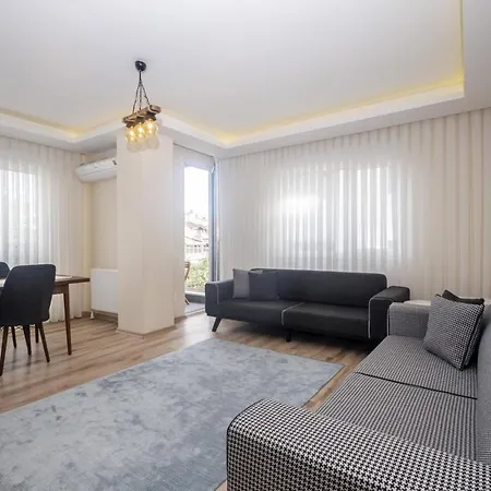 Modern And Central Flat With Balcony In Maltepe