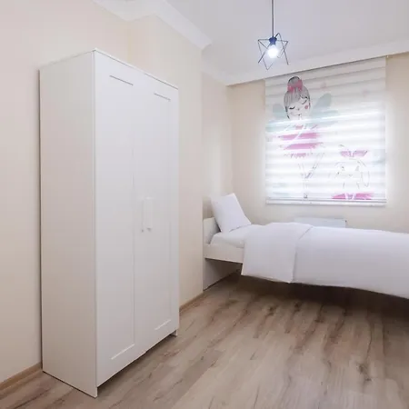 Modern And Central Flat With Balcony In Maltepe *