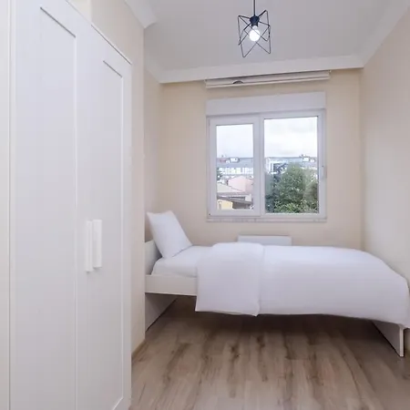 Modern And Central Flat With Balcony In Maltepe Διαμέρισμα *