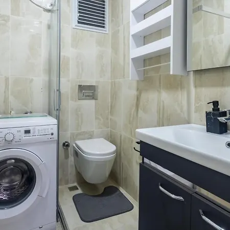 Modern And Central Flat With Balcony In Maltepe Κωνσταντινούπολη