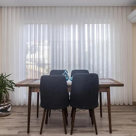 Modern And Central Flat With Balcony In Maltepe Διαμέρισμα *